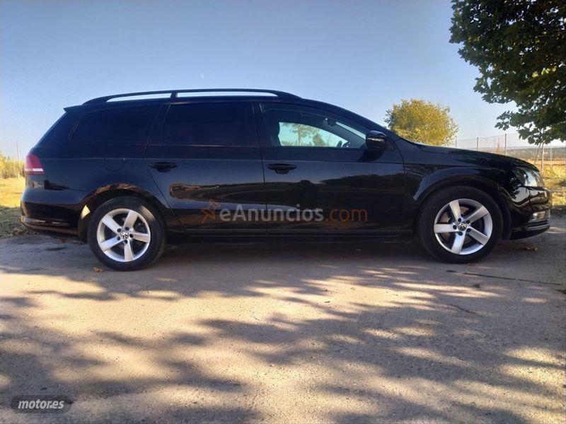 Volkswagen Passat Variant 1.6 TDI 105 Advance BMotion Tech de 2011 con 295.000 Km por 4.990 EUR. en Lleida
