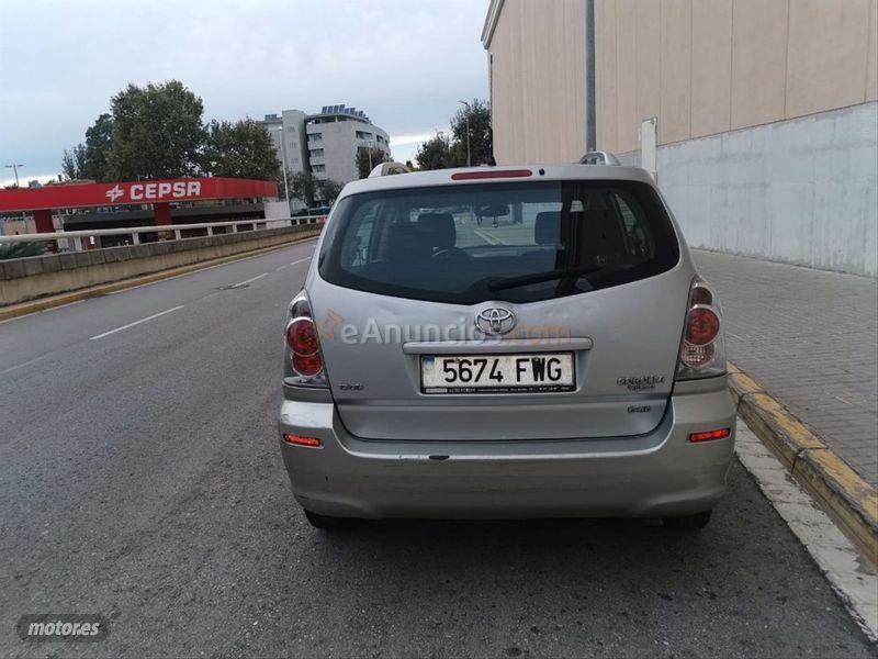 Toyota Corolla Verso 2.2 D4D 136cv Sol de 2007 con 198.000 Km por 3.200 EUR. en Barcelona