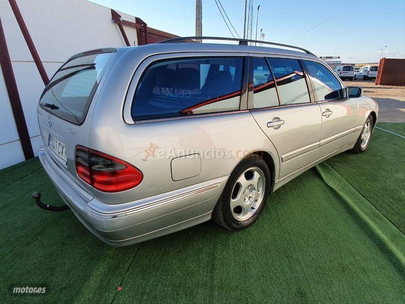 Mercedes Clase E E 320 CDI CLASSIC de 2000 con 446.358 Km por 2.499 EUR. en Badajoz