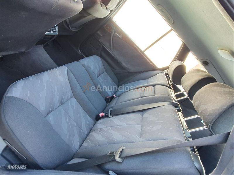 Mercedes Clase E E 320 CDI CLASSIC de 2000 con 446.358 Km por 2.499 EUR. en Badajoz