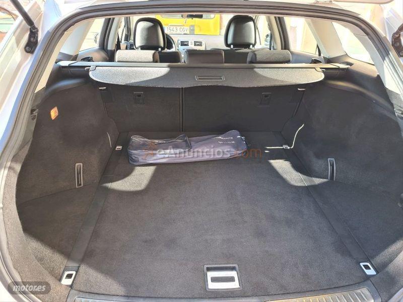 Toyota Avensis 120D Comfort Cross Sport de 2012 con 121.000 Km por 8.900 EUR. en Barcelona