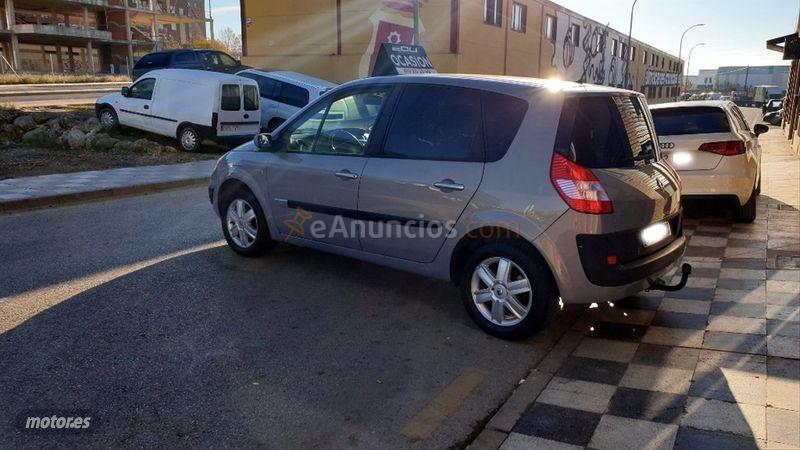 Renault Scenic CONFORT DYNAMIQUE 1.5DCI100 de 2004 con 56.000 Km por 4.990 EUR. en Cuenca