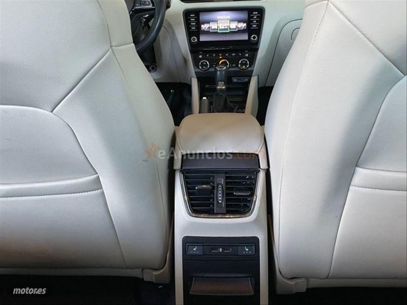 Skoda Octavia Combi 1.6 TDI 85KW 115CV DSG Style de 2017 con 48.000 Km por 15.900 EUR. en Cordoba