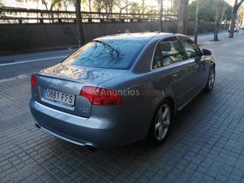 Audi A4  2.0 T FSI quattro 