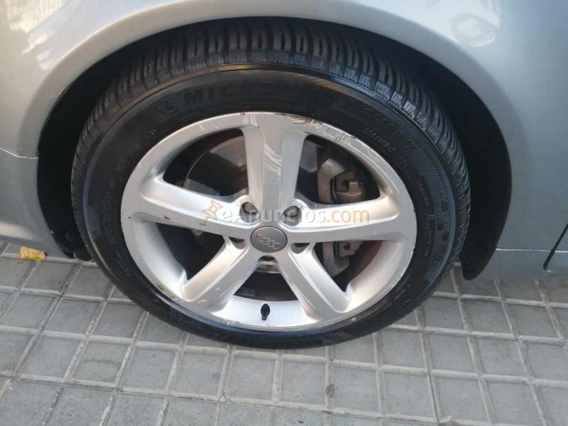 Audi A4  2.0 T FSI quattro 