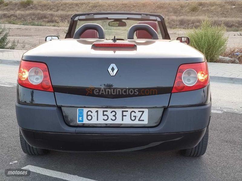 Renault Megane Coupecabrio Dynamique 2.0dCi de 2006 con 151.000 Km por 2.900 EUR. en Granada