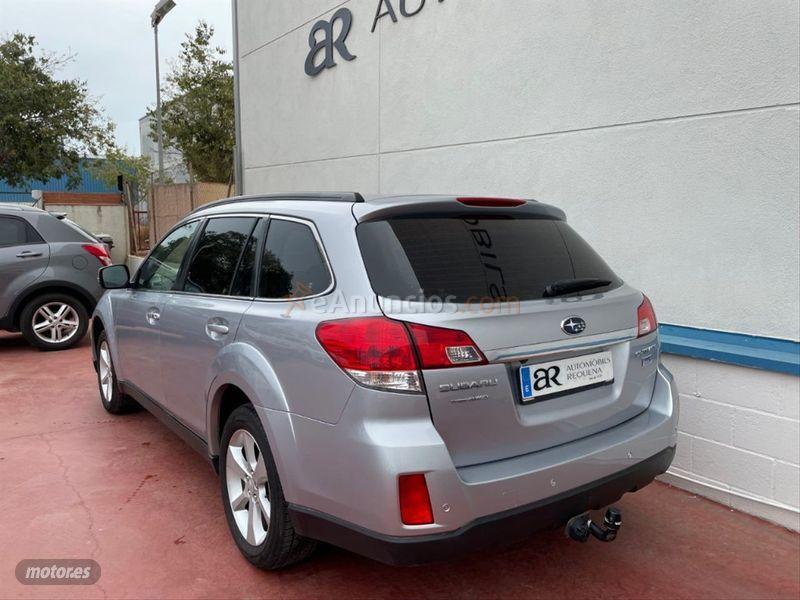 Subaru Outback 2.0 TD Executive CVT Lineartronic AWD de 2015 con 180.000 Km por 14.850 EUR. en Barcelona