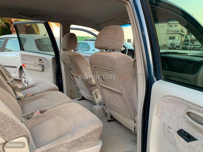 Hyundai Trajet 2.0 CRDi GLS de 2007 con 143.000 Km por 4.500 EUR. en Jaen