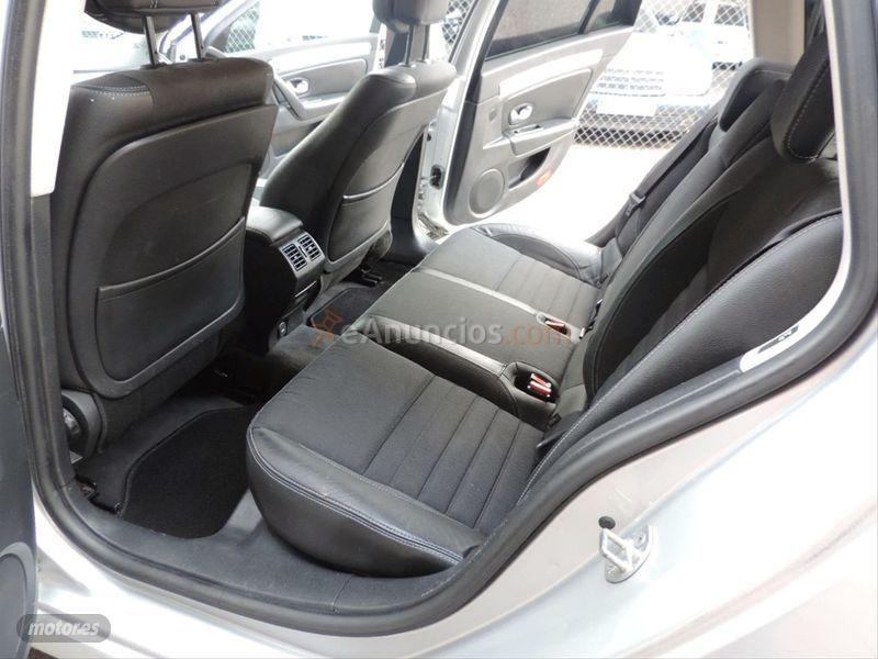 Renault Laguna G.Tour Dynamique 2.0dCi 130CV de 2009 con 180.000 Km por 4.100 EUR. en Badajoz