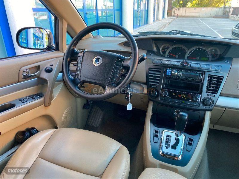 Ssangyong Rodius 270Xdi Limited AWD de 2008 con 259.000 Km por 6.800 EUR. en Madrid