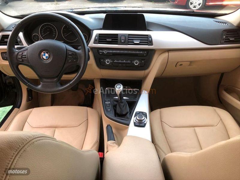 BMW Serie 3 318d Essential Edition Touring de 2013 con 230.000 Km por 10.999 EUR. en Cantabria