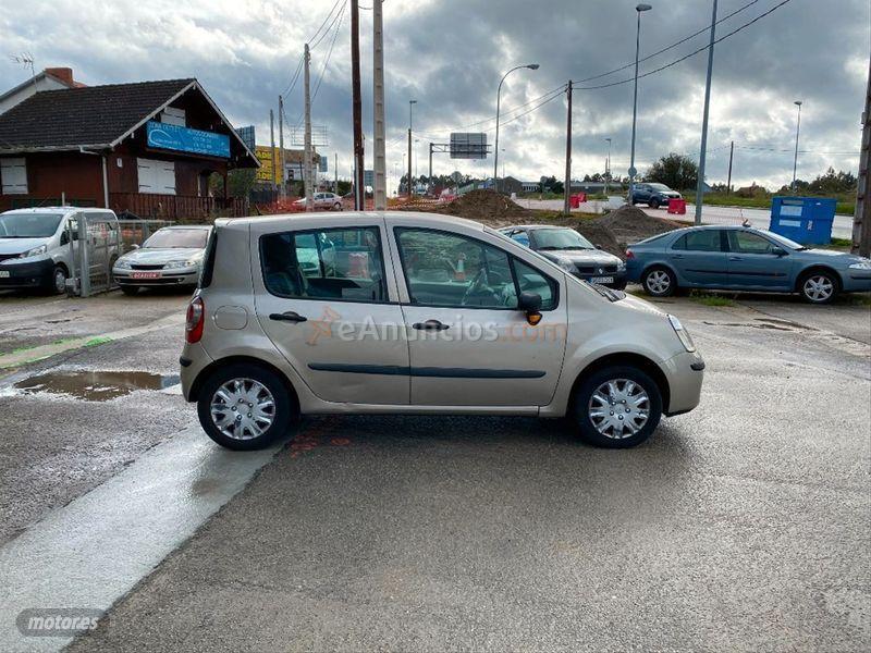 Renault Modus Dynamique 1.5dCi85 de 2007 con 200.000 Km por 3.990 EUR. en La Coruna