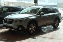 Subaru Outback 2.5i Executive Silver Edition CVT AWD de 2021 con 10 Km por 35.500 EUR. en Cadiz