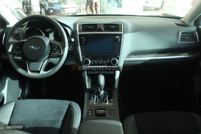 Subaru Outback 2.5i Executive Silver Edition CVT AWD de 2021 con 10 Km por 35.500 EUR. en Cadiz
