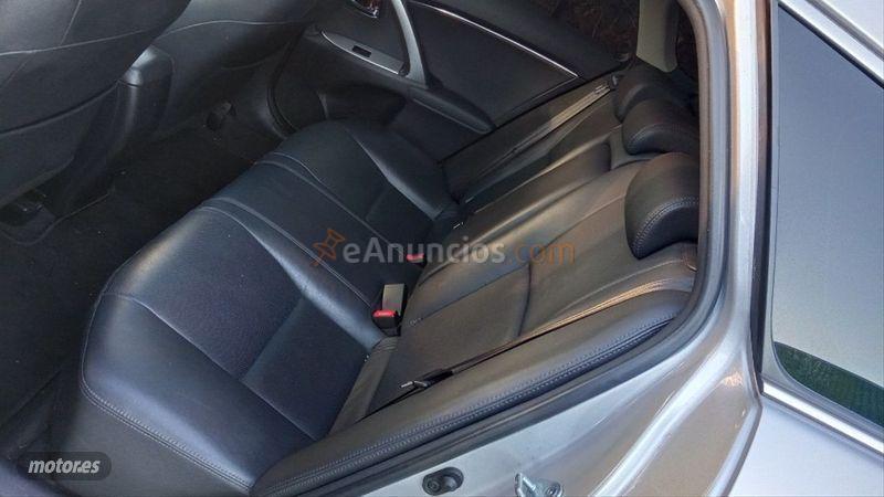Toyota Avensis 150D Executive AutoDrive Cross Sport de 2014 con 147.400 Km por 15.500 EUR. en La Coruna