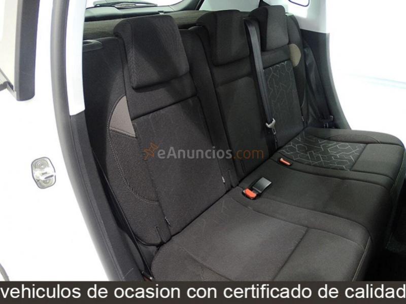 Peugeot 2008 1.2 VTI Active 