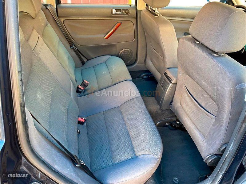 Volkswagen Passat Variant 1.9 TDi Highline 130CV de 2004 con 365.000 Km por 1.500 EUR. en Madrid