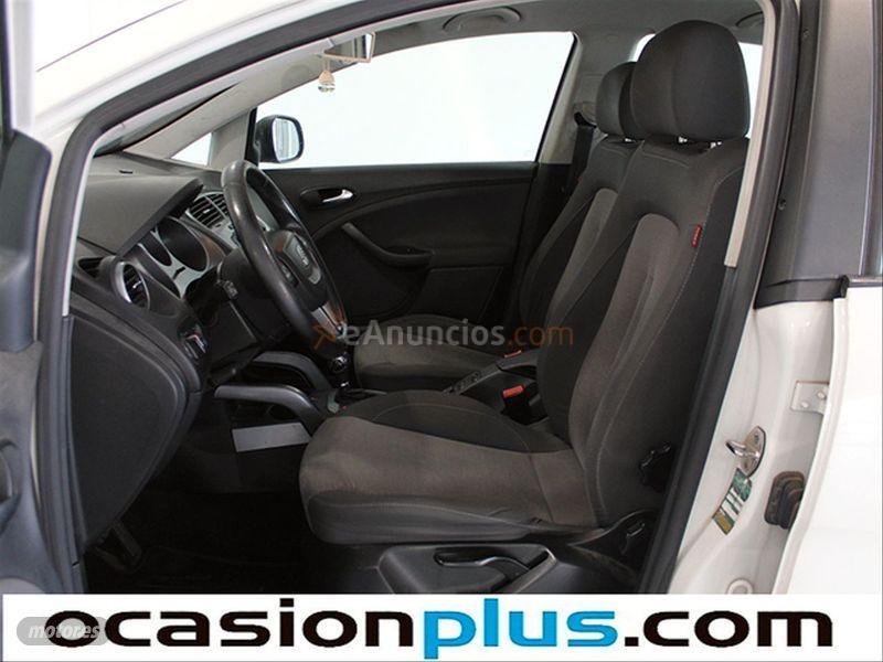 Seat Altea XL 1.6 TDI 105cv Style DSG de 2010 con 117.589 Km por 8.200 EUR. en Navarra