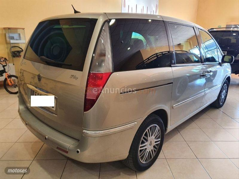 Lancia Phedra 2.2 16v JTD 170CV C.A. Oro Plus de 2009 con 129.833 Km por 9.500 EUR. en Jaen