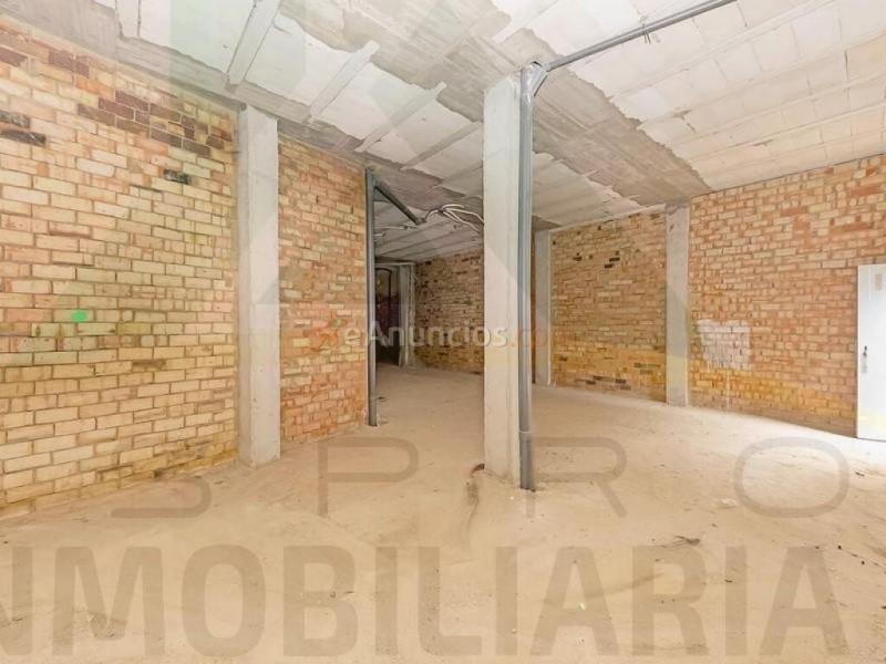 LOCALES COMERCIALES SITUADOS EN PLANTA BAJA EDIFICIO COMUNITARIO