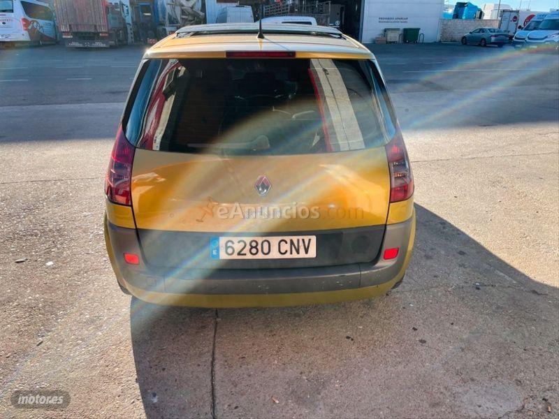 Renault Scenic CONFORT AUTHENTIQUE 1.9DCI de 2004 con 235.000 Km por 3.000 EUR. en Salamanca