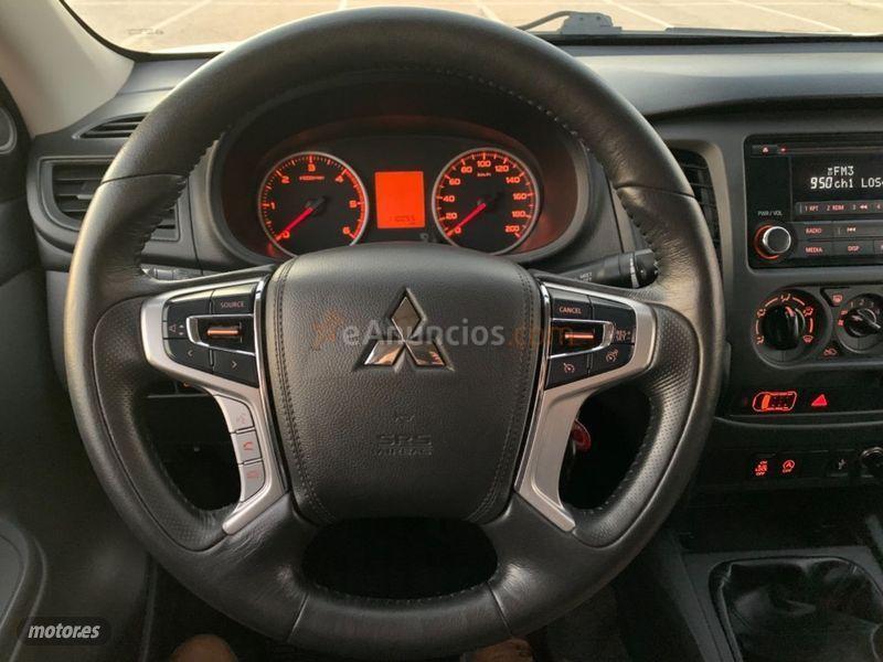 Mitsubishi L 200 DC 250 DID MPro de 2018 con 110.000 Km por 21.900 EUR. en Madrid