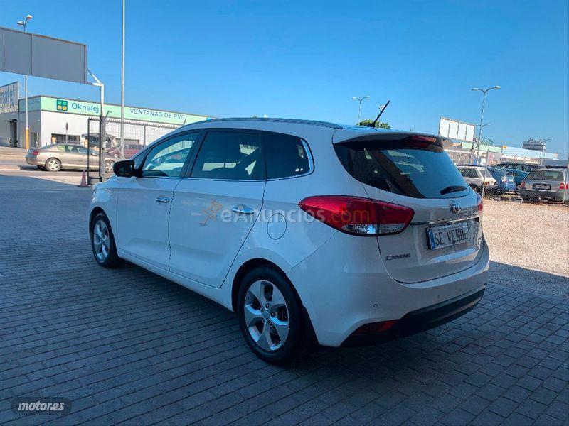 Kia Carens 1.7 CRDi VGT 141CV Drive EcoDynamic 5pl de 2015 con 400.000 Km por 6.300 EUR. en Malaga