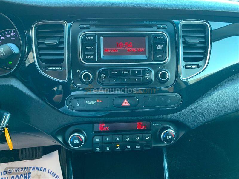 Kia Carens 1.7 CRDi VGT 141CV Drive EcoDynamic 5pl de 2015 con 400.000 Km por 6.300 EUR. en Malaga