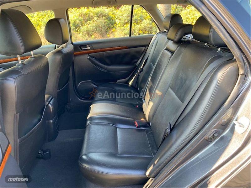 Toyota Avensis 2.0 D4D Sol Wagon de 2007 con 300.000 Km por 3.490 EUR. en Barcelona