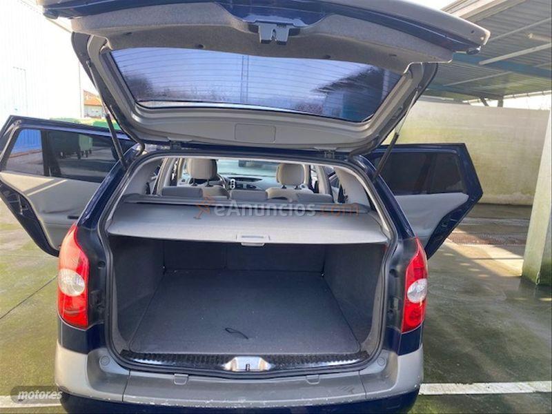 Renault Laguna GRAND TOUR DYNAMIQUE 1.9DCI 120CV de 2003 con 225.000 Km por 2.900 EUR. en La Coruna