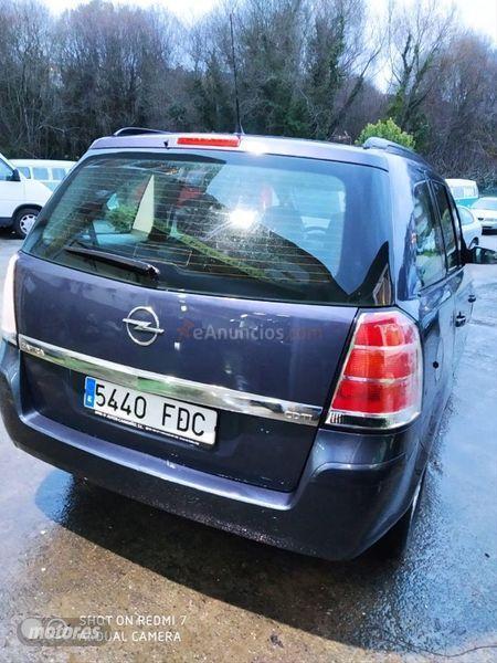 Opel Zafira Cosmo 1.9 CDTi 16v de 2006 con 320.000 Km por 2.499 EUR. en La Coruna