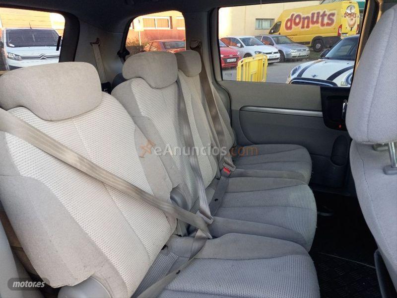 Kia Carnival 2.9 CRDi VGT EX I de 2006 con 175.000 Km por 3.500 EUR. en Barcelona