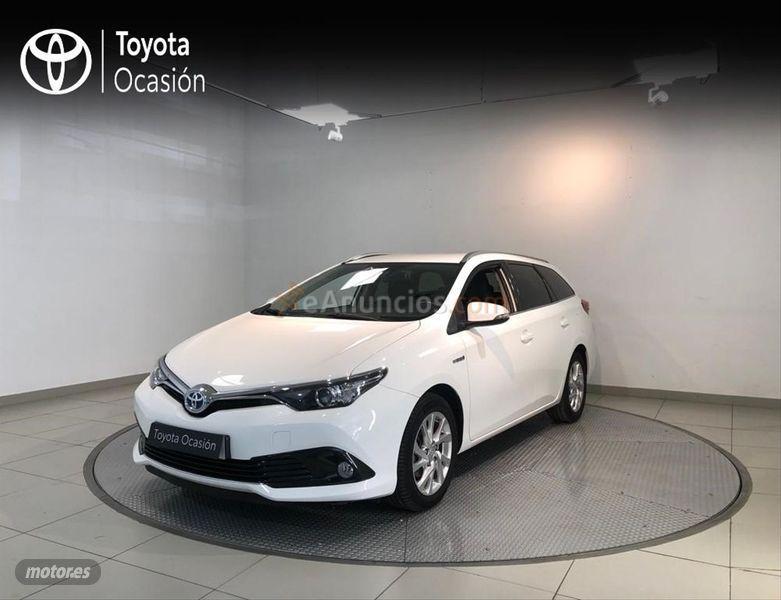 Toyota Auris 1.8 140H Active Touring Sports de 2017 con 78.000 Km por 15.500 EUR. en Leon