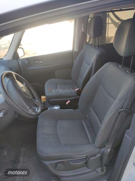 Renault Espace Initiale dCi 150 de 2010 con 200.000 Km por 3.500 EUR. en Madrid