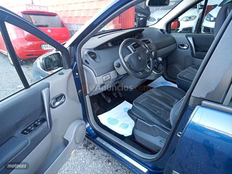 Renault Scenic CONFORT AUTHENTIQUE 1.9DCI de 2004 con 97.000 Km por 2.900 EUR. en Pontevedra